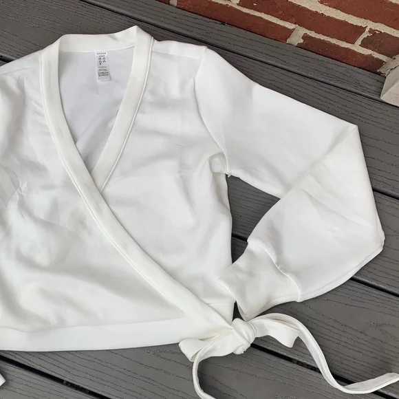 SPANX Air Essential Tie Wrap Top - Picture 2 of 10